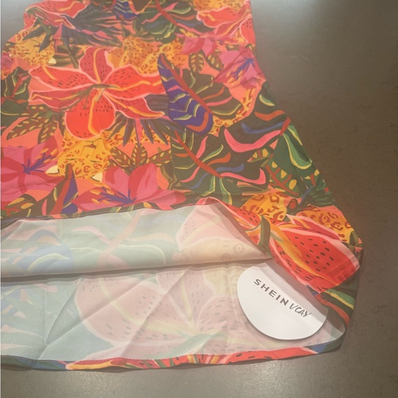 NWT Tropical Print Halter Dress Sz: XS - Picture 2 of 7